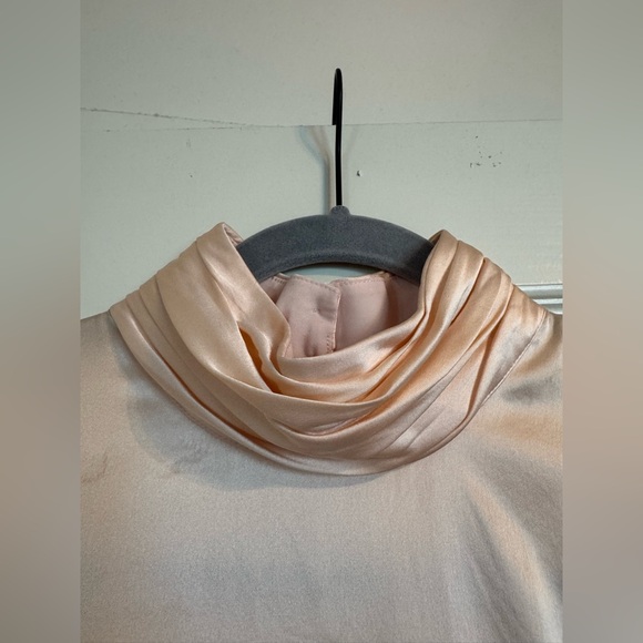 Cinq à Sept Cream Sleeveless Blouse - Picture 5 of 9